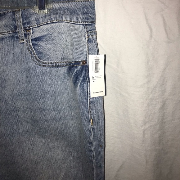 NWT Old Navy Ripped Jeans - Picture 2 of 4